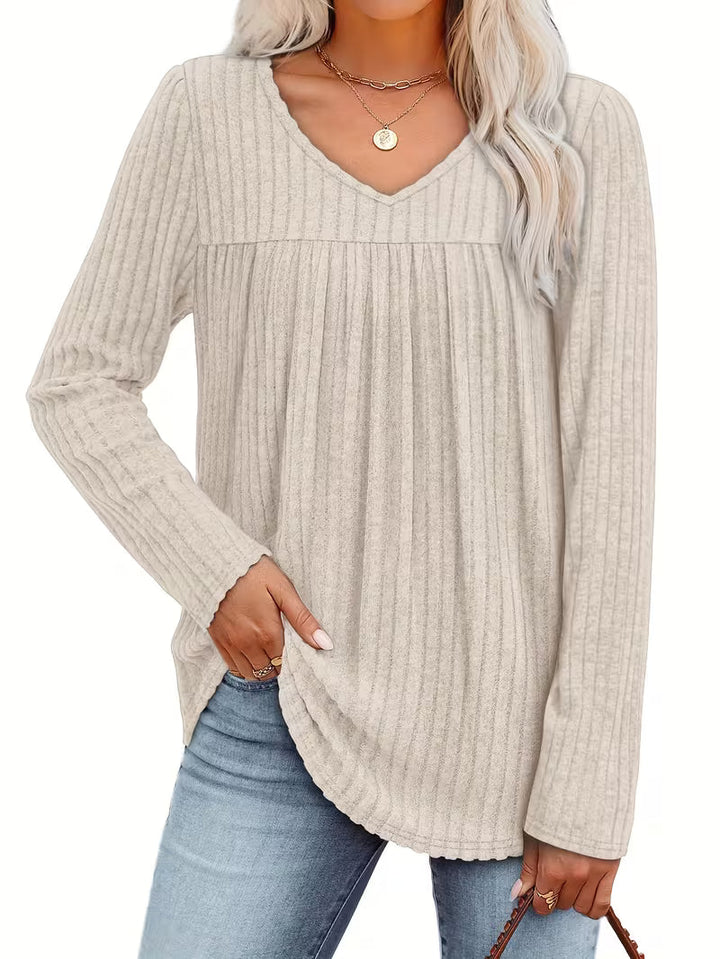 Women's ribbed knit jumper with V-neckline and long sleeves