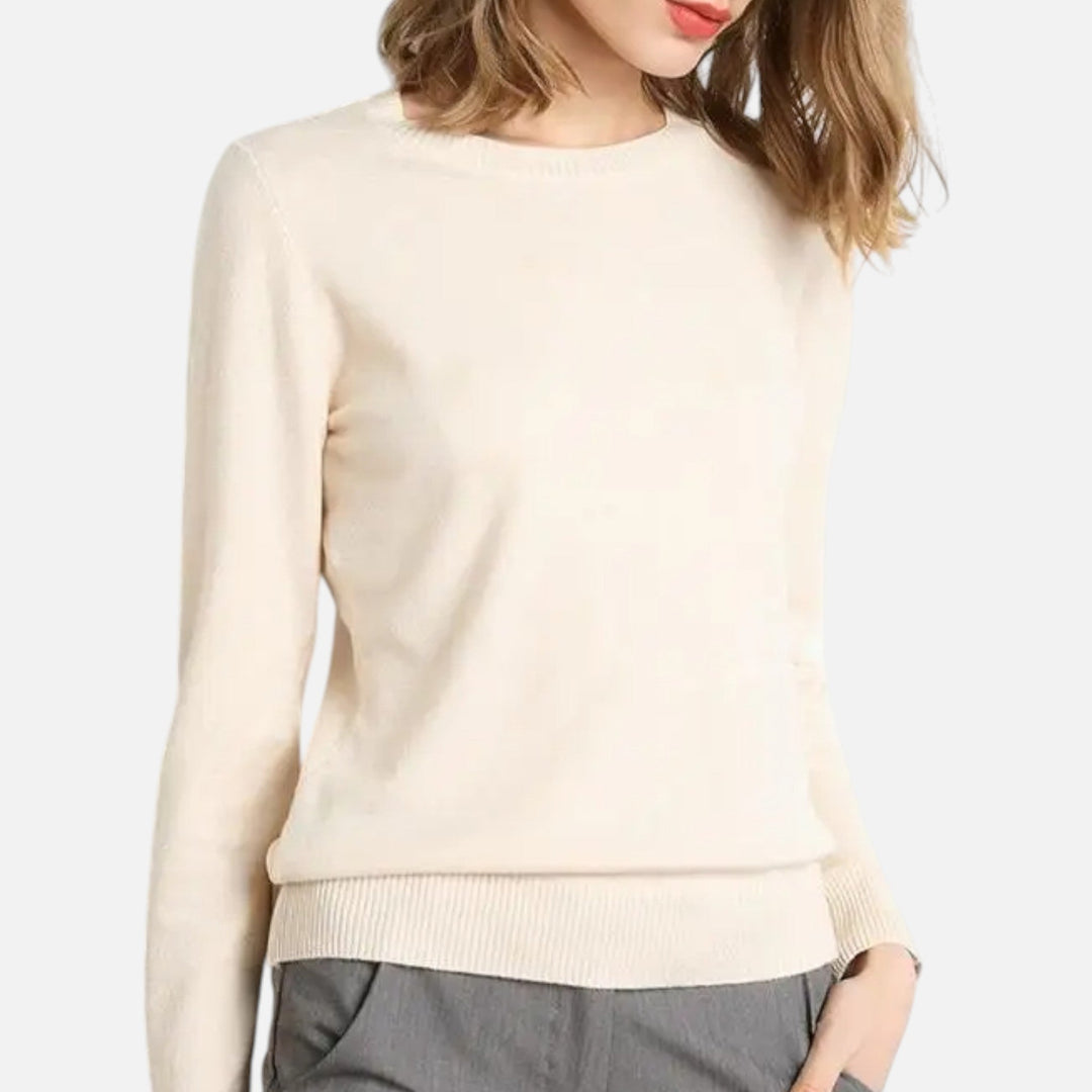 Women's lightweight long-sleeve crewneck sweater with ribbed trims