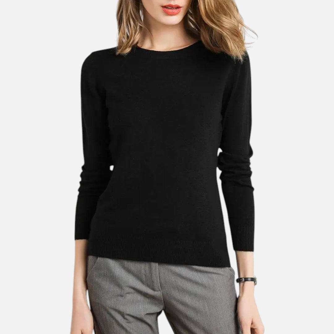 Women's lightweight long-sleeve crewneck sweater with ribbed trims
