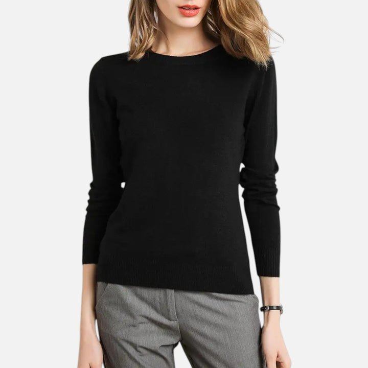 Women's lightweight long-sleeve crewneck sweater with ribbed trims