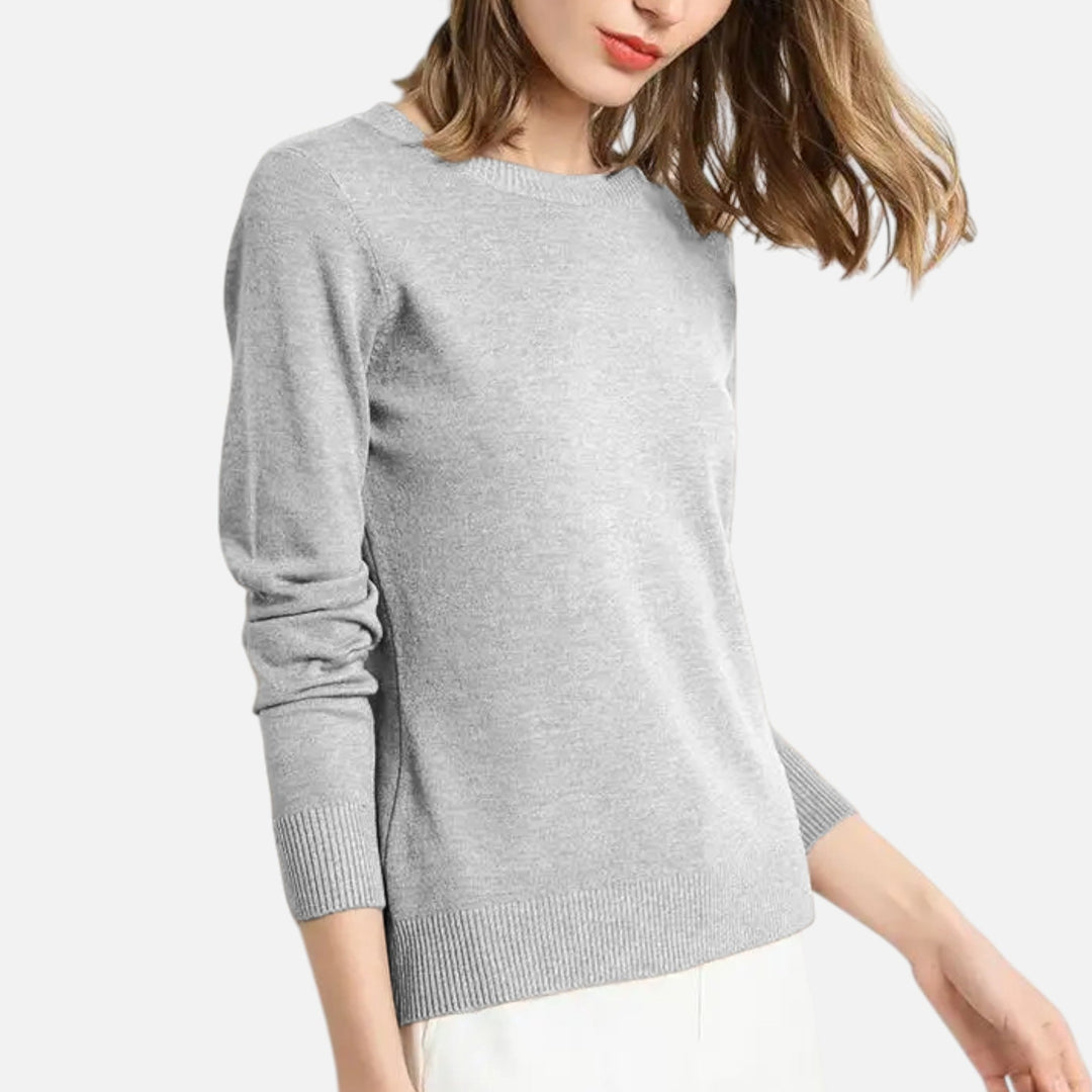 Women's lightweight long-sleeve crewneck sweater with ribbed trims