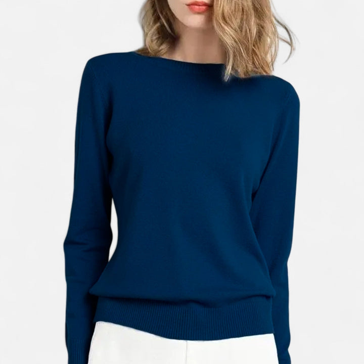 Women's lightweight long-sleeve crewneck sweater with ribbed trims