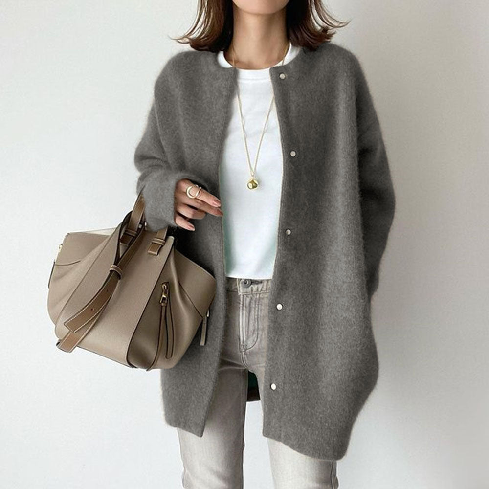 Women's long knitted cardigan with round neck and button front