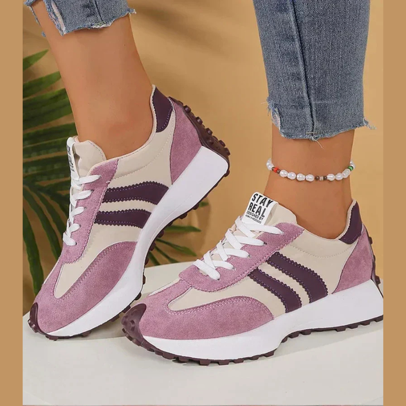 Women's retro low-top lace-up sneakers with contrasting side stripes