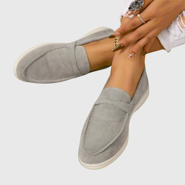 Women's casual slip-on loafers with moc toe and flat sole