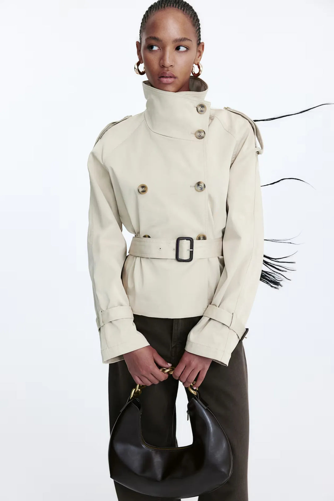 Women's short belted trench coat with high collar and long sleeves