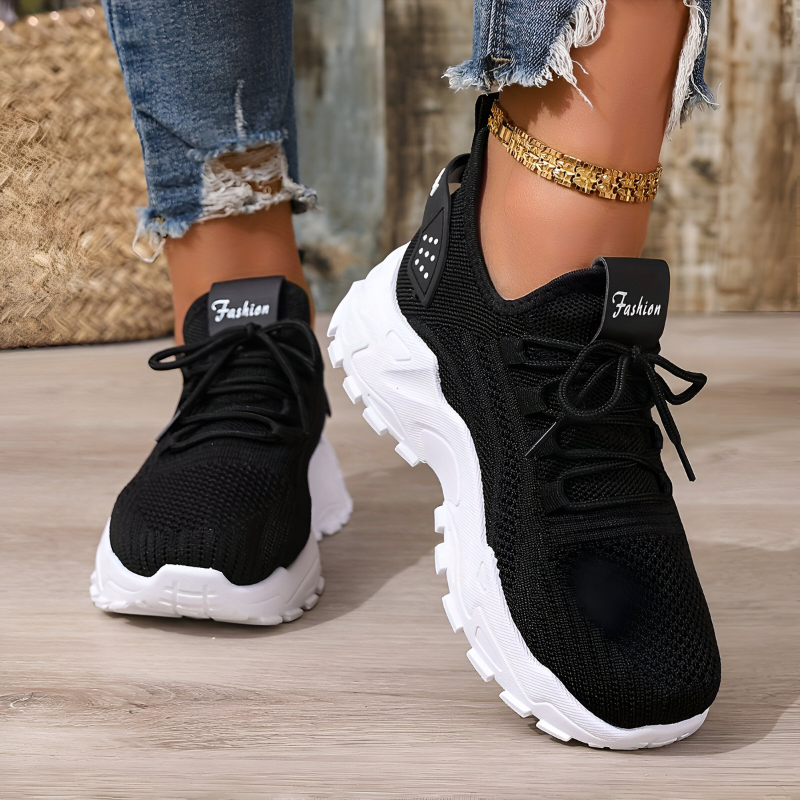 Women's low-top knit lace-up sneakers with chunky white soles
