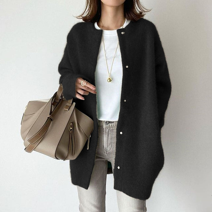 Women's long knitted cardigan with round neck and button front
