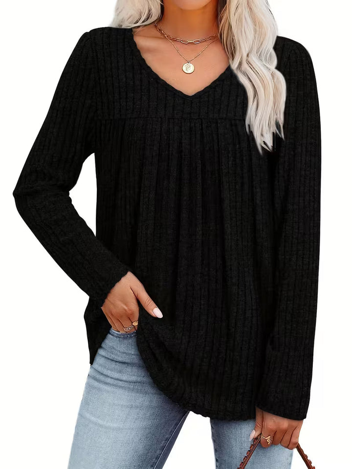 Women's ribbed knit jumper with V-neckline and long sleeves