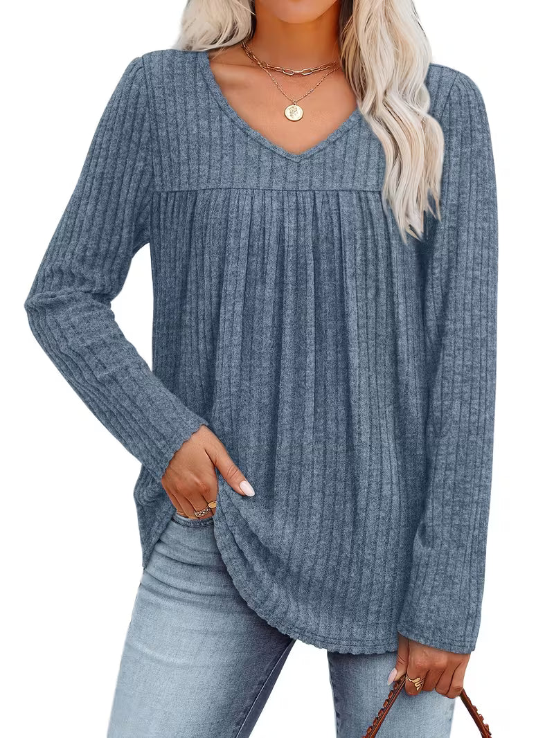 Women's ribbed knit jumper with V-neckline and long sleeves