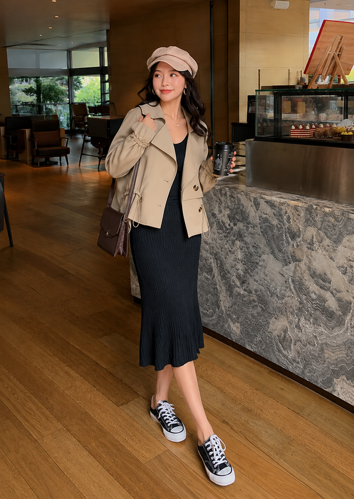 Women's light beige cropped trench jacket with lapels and button front