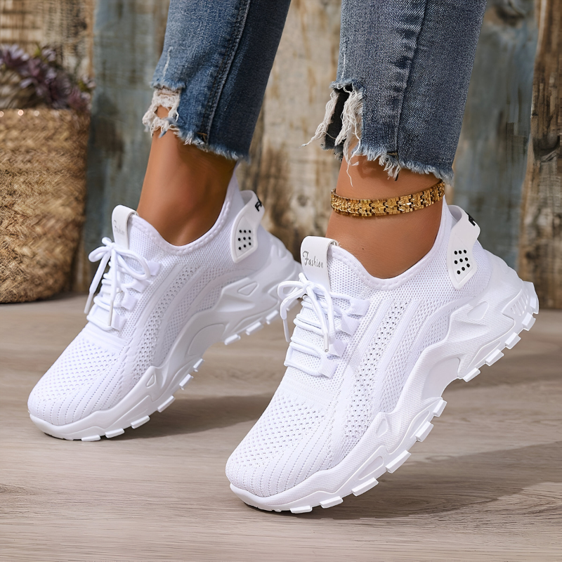 Women's low-top knit lace-up sneakers with chunky white soles