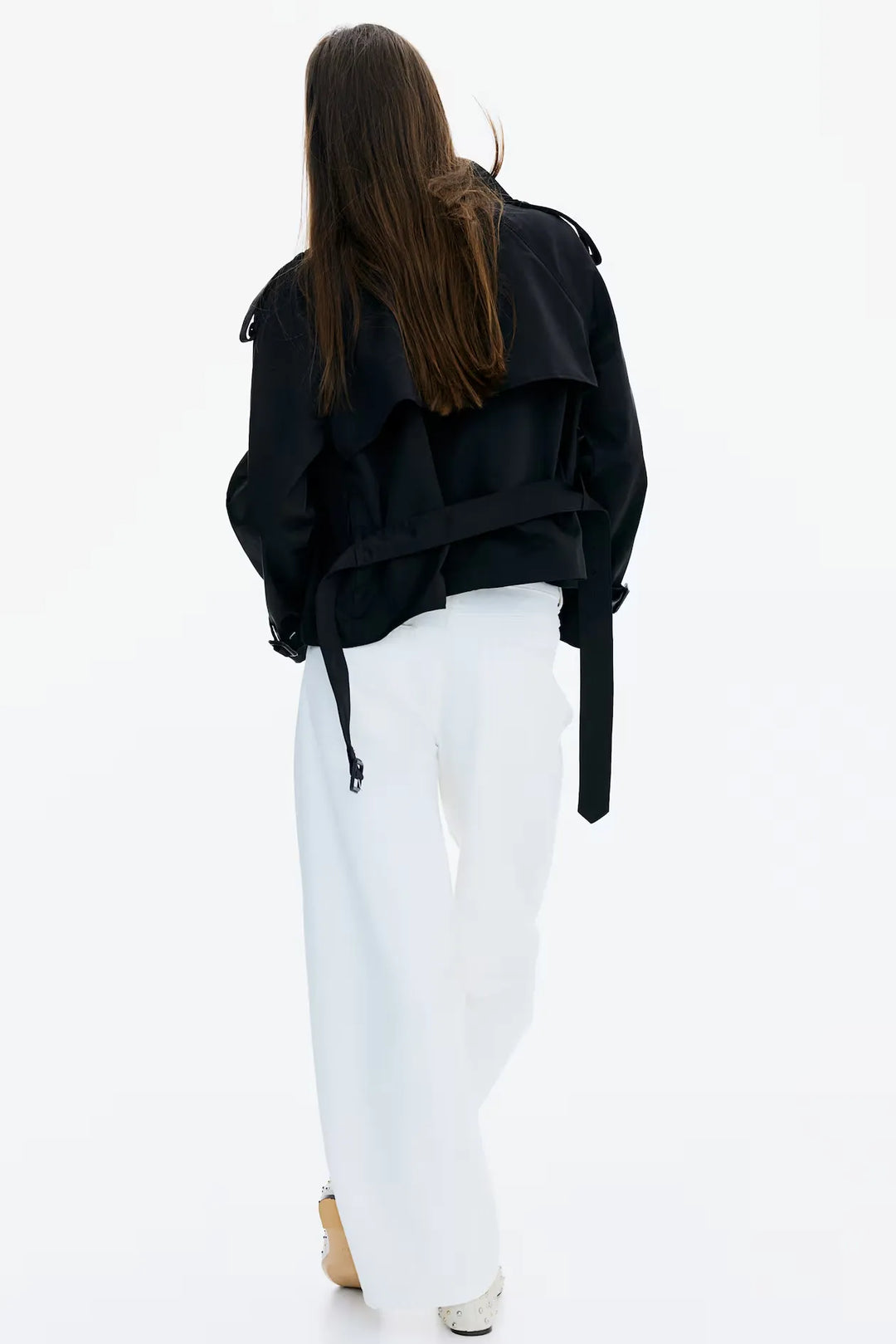 Women's short belted trench coat with high collar and long sleeves