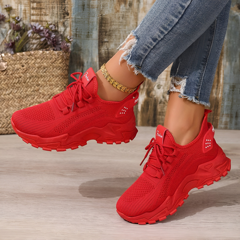 Women's low-top knit lace-up sneakers with chunky white soles