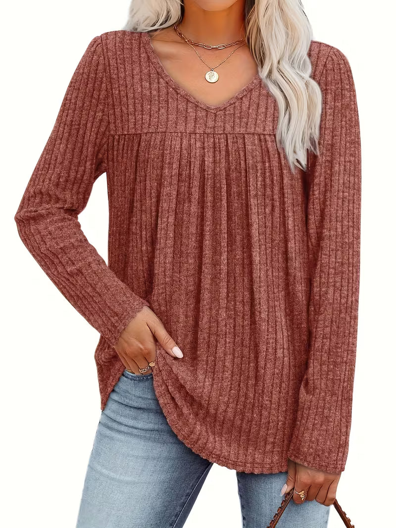 Women's ribbed knit jumper with V-neckline and long sleeves