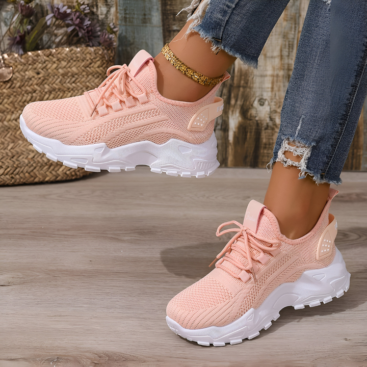 Women's low-top knit lace-up sneakers with chunky white soles