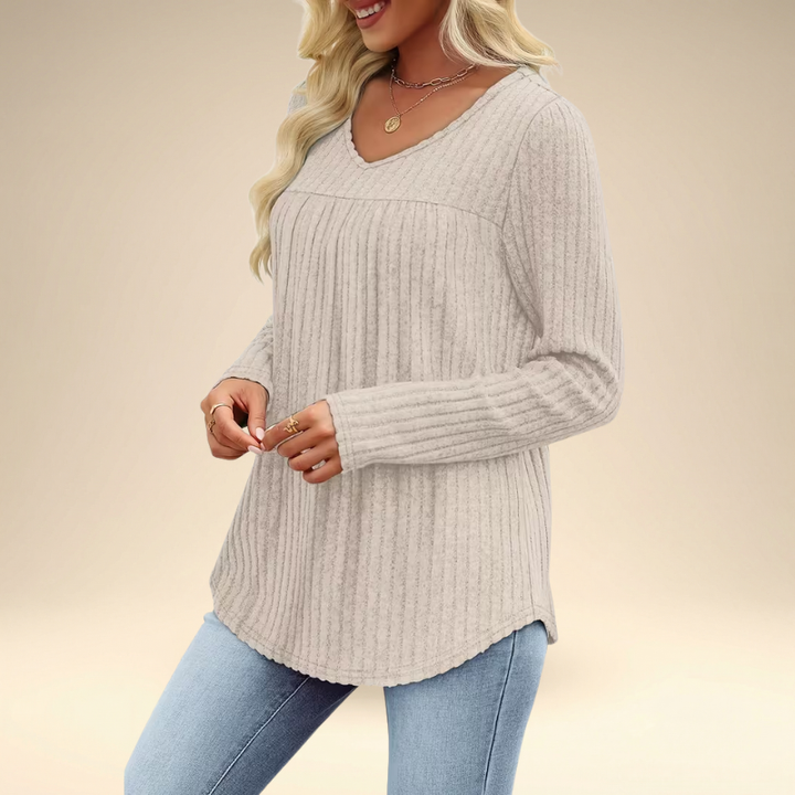 Women's ribbed knit jumper with V-neckline and long sleeves