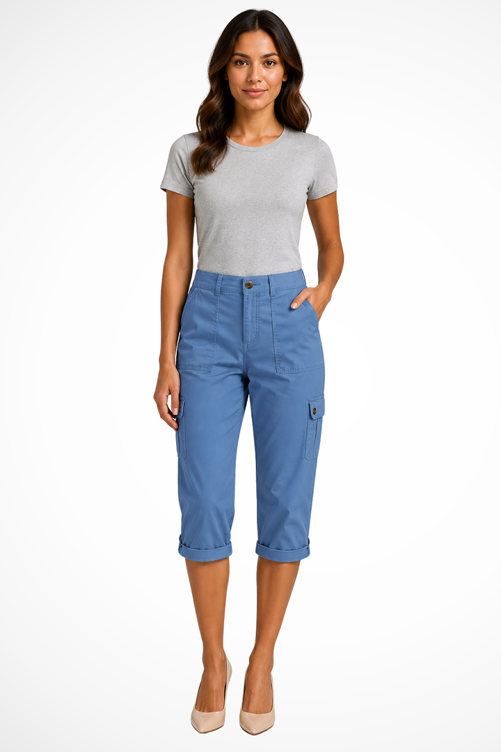 Women's cropped cargo trousers with rolled hems and utility pockets