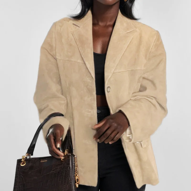 Women's blazer-style jacket with notched lapels, long sleeves and button front