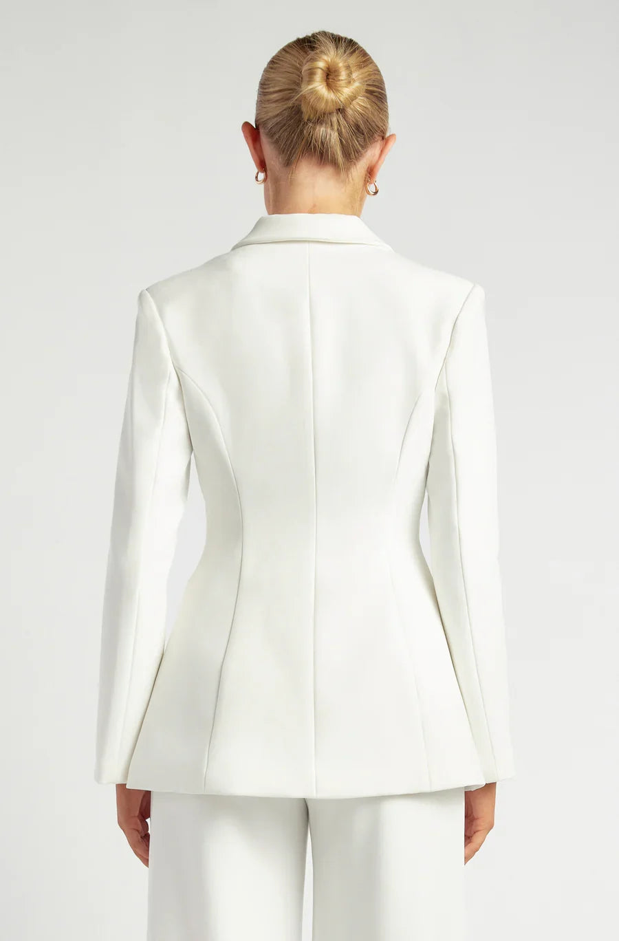 Women's tailored blazer and wide-leg cropped trousers suit set