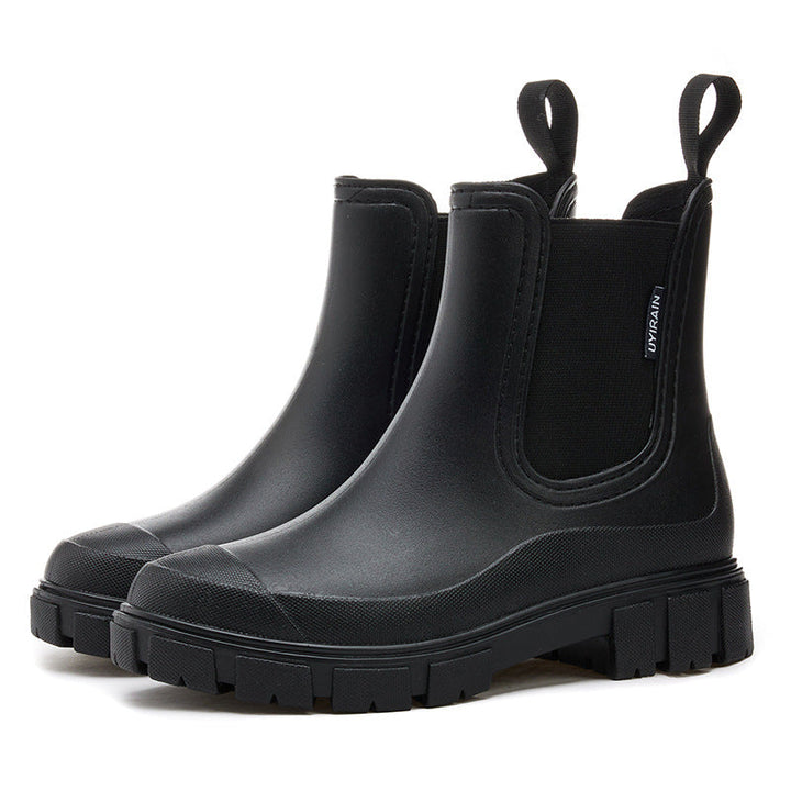 Women's Chelsea ankle boots with elastic side panels and chunky lug soles