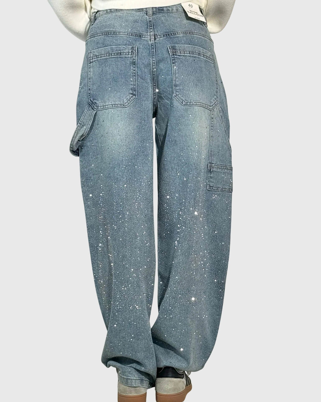 Women's relaxed wide-leg embellished cargo jeans with multiple pockets
