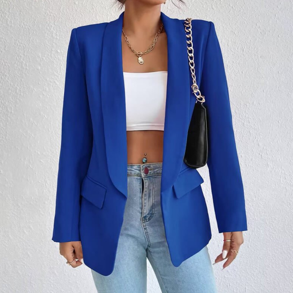 Women's open front blazer with long sleeves, notched lapels and flap pockets