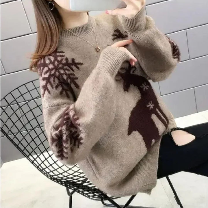 Women's knitted Christmas sweater with a reindeer motif, crew neck and long sleeves