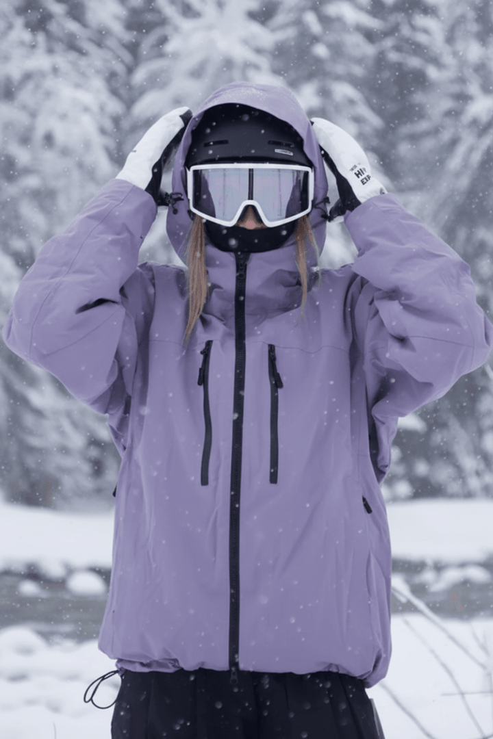 Unisex hooded ski jacket with long sleeves, front zip pockets and adjustable hem