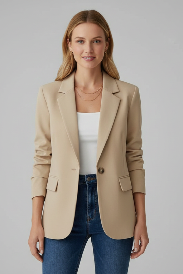 Women's tailored blazer with notched lapels, long sleeves and flap pockets