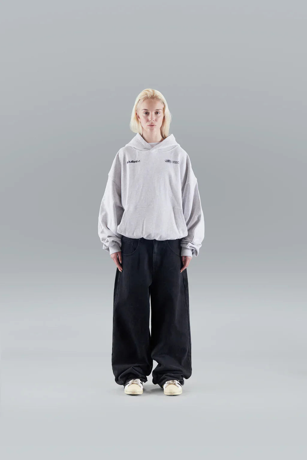 Women's relaxed fit pullover hoodie with hood, long sleeves and kangaroo pocket