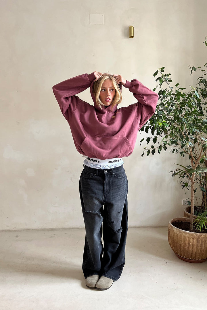 Women's relaxed fit pullover hoodie with hood, long sleeves and kangaroo pocket