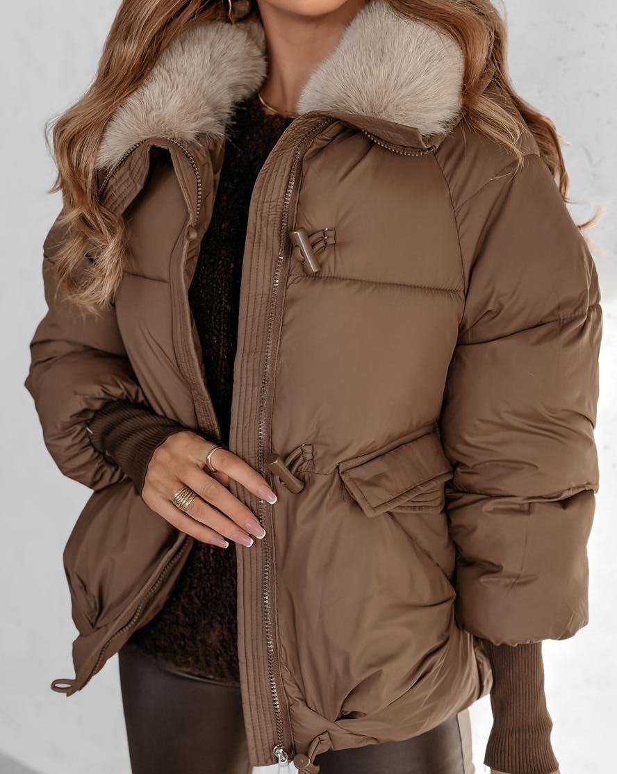 Women's short quilted puffer jacket with fur collar and ribbed cuffs