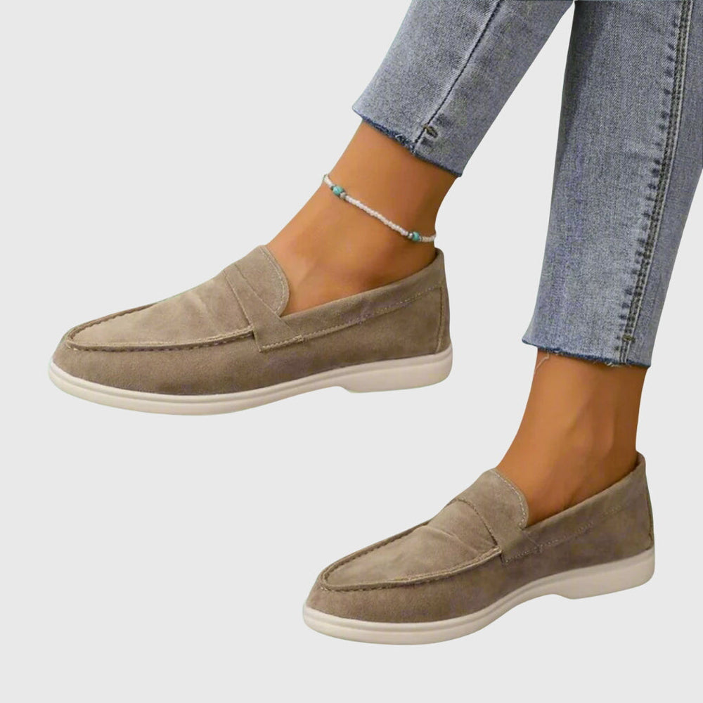 Women's casual slip-on loafers with moc toe and flat sole