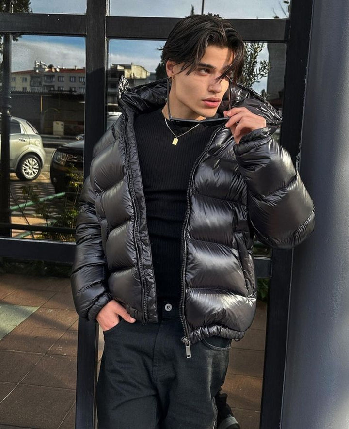 Unisex quilted puffer jacket with hood, long sleeves and zip front
