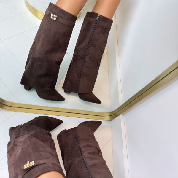 Women's knee-high pointed-toe boots with block heels and buckle detail