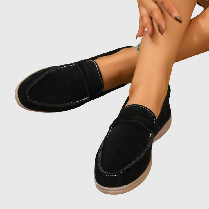 Women's casual slip-on loafers with moc toe and flat sole