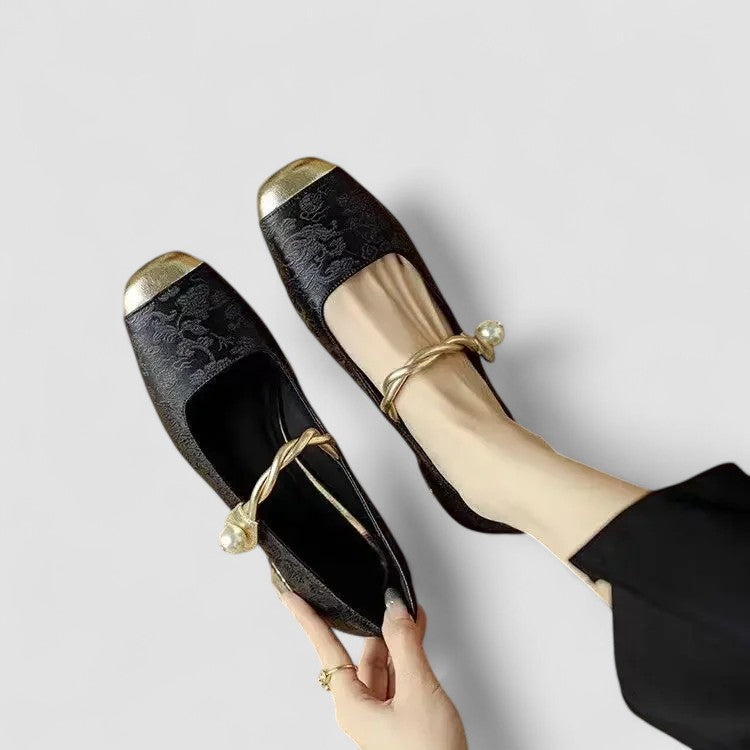 Women’s Mary Jane Shoes | Closed Toe Strap Design