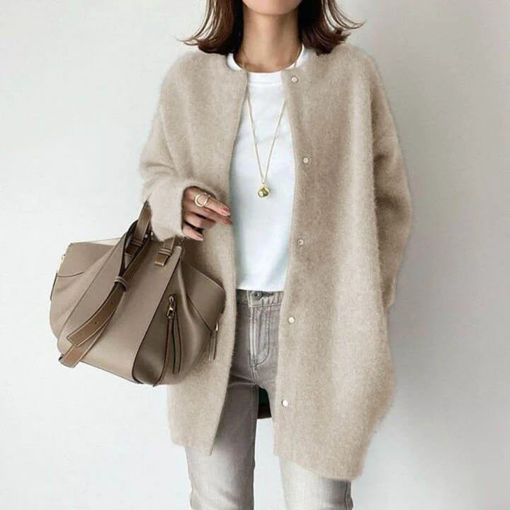 Women's long buttoned knit cardigan jacket with round neckline and long sleeves