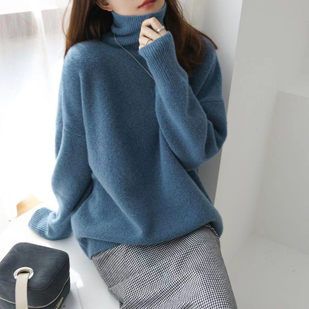 Women's relaxed turtleneck pullover sweater with long sleeves and ribbed trims