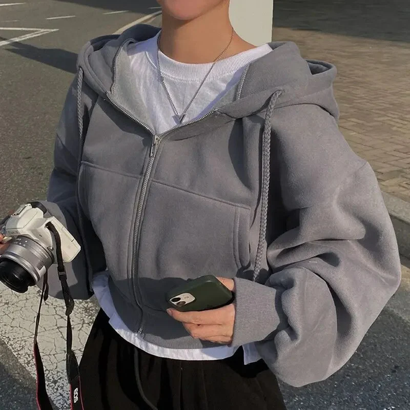 Women's oversized cropped zip-up hoodie with hood and long sleeves
