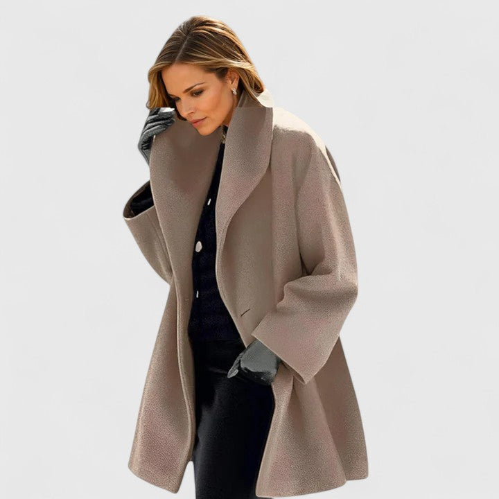 Women's oversized long coat with wide lapels, long sleeves and button front