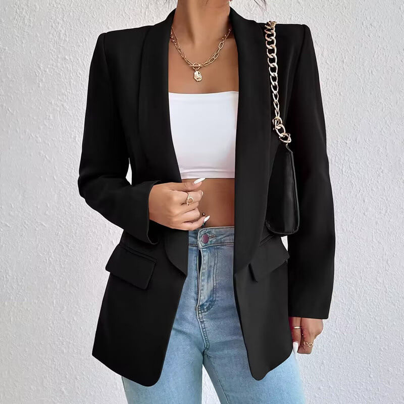 Women's open front blazer with long sleeves, notched lapels and flap pockets