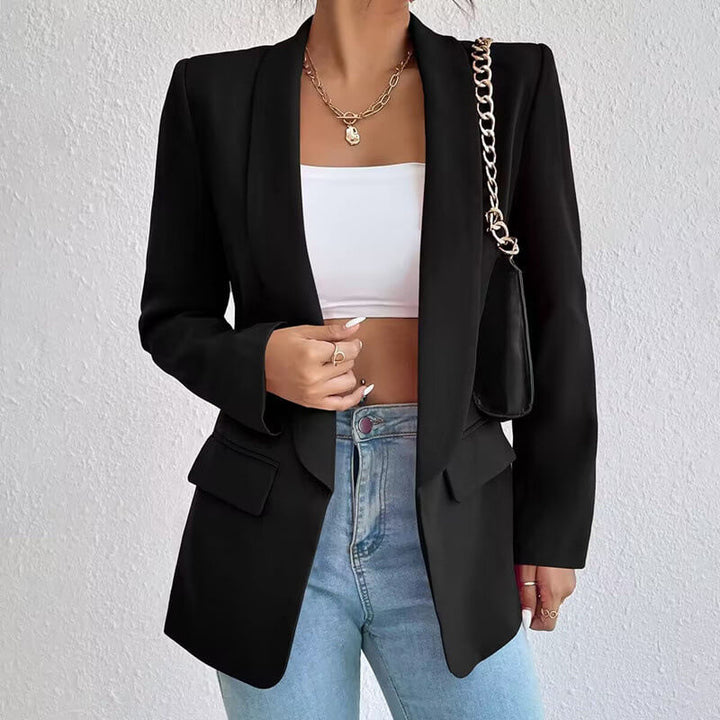 Women's open front blazer with long sleeves, notched lapels and flap pockets