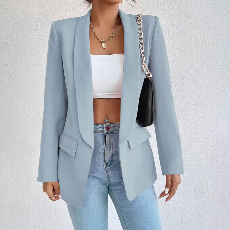 Women's open front blazer with long sleeves, notched lapels and flap pockets