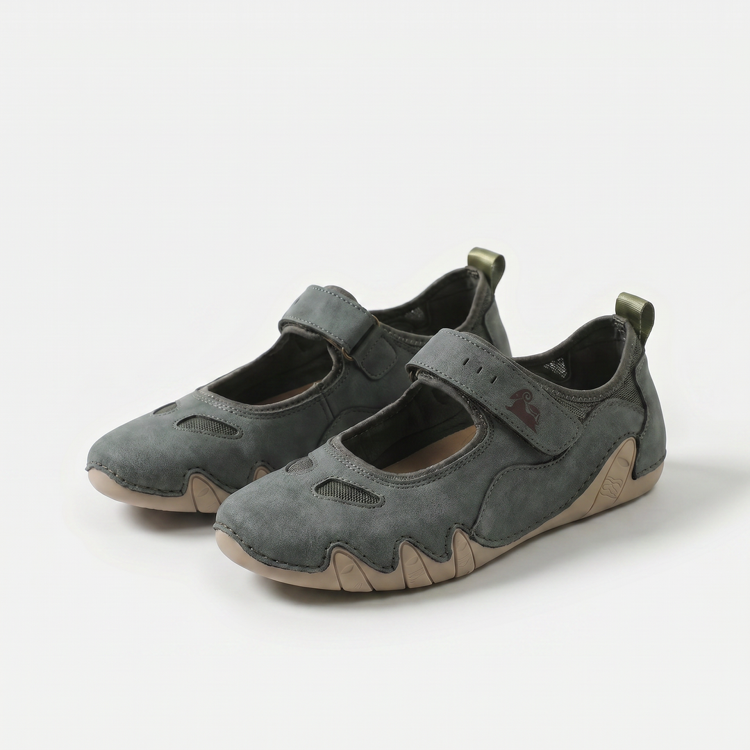 Women's Mary Jane ballet flats with rounded toes, wide straps and segmented soles