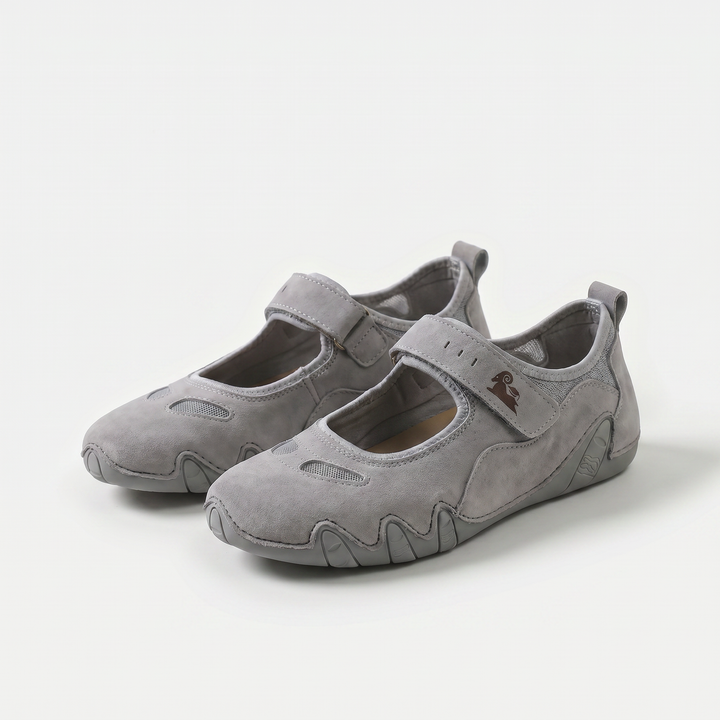 Women's Mary Jane ballet flats with rounded toes, wide straps and segmented soles