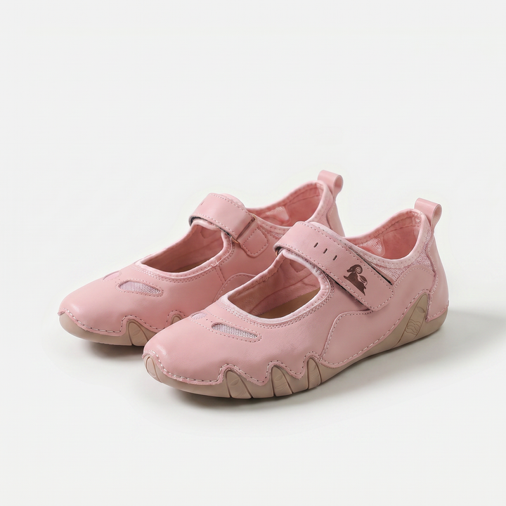 Women's Mary Jane ballet flats with rounded toes, wide straps and segmented soles