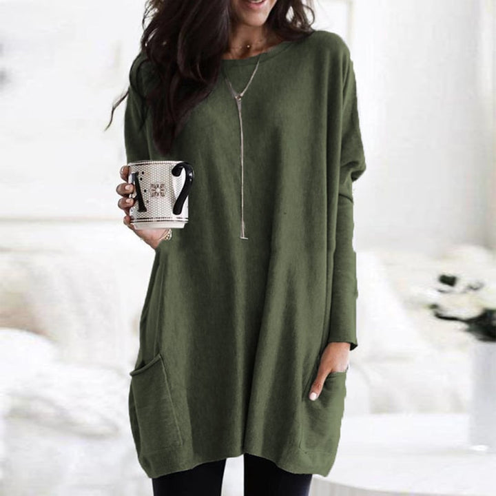 Women's oversized long-sleeve sweater dress with round neck and front pockets
