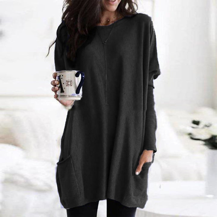 Women's oversized long-sleeve sweater dress with round neck and front pockets